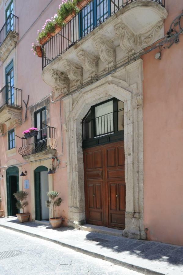 Ortigia Suite - Theater Syracuse ภายนอก รูปภาพ